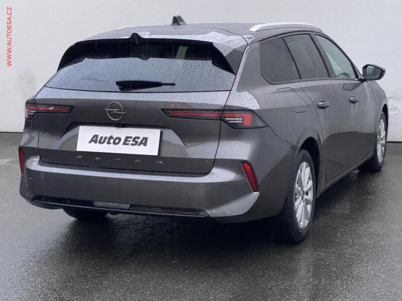 Opel Astra - hlavní fotka
