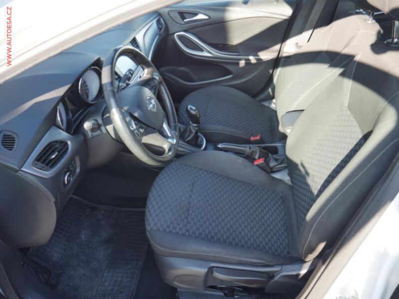Opel Astra - hlavní fotka