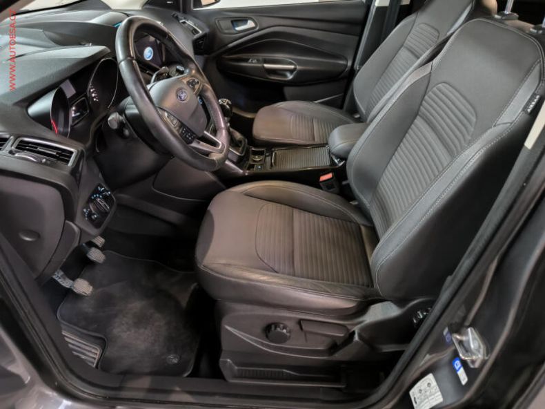 Ford Kuga - hlavní fotka