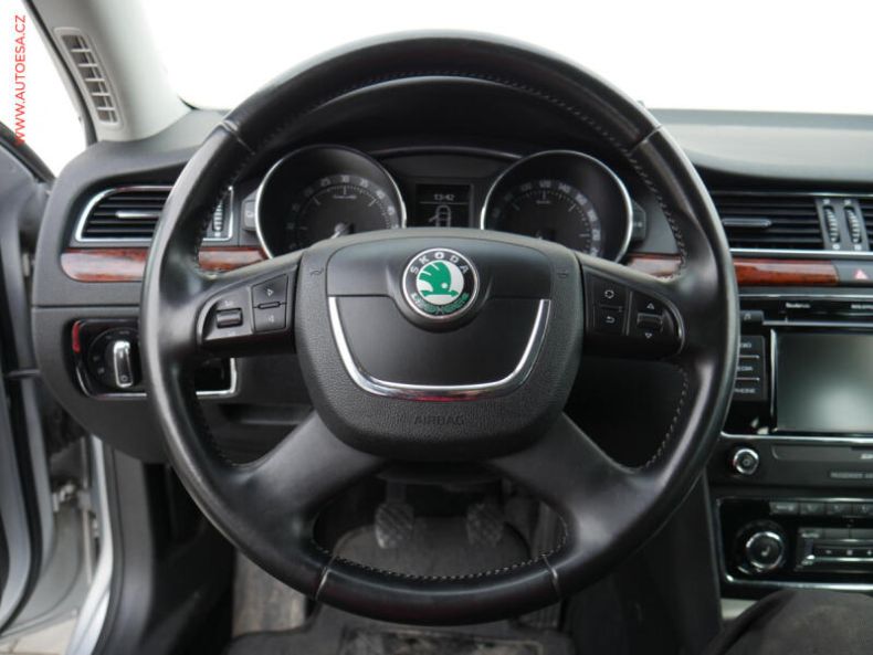Škoda Superb - hlavní fotka