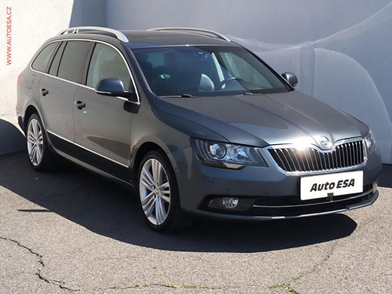 Škoda Superb - hlavní foto