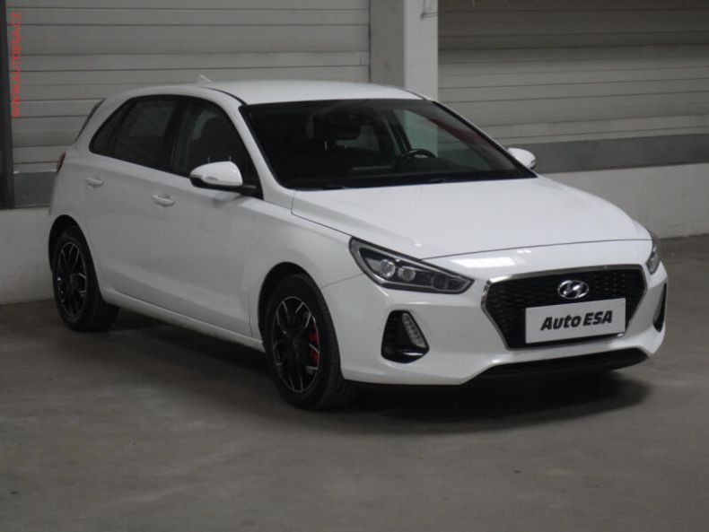 Hyundai i30 - hlavní foto