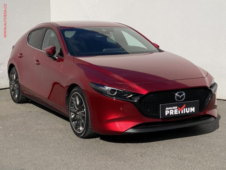 Mazda 3 - hlavní fotka