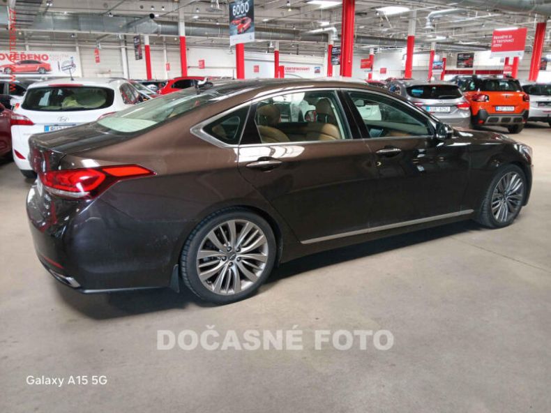 Hyundai Genesis - hlavní foto