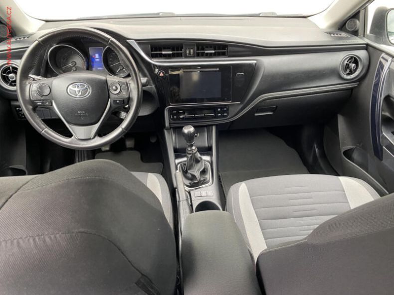Toyota Auris - hlavní fotka