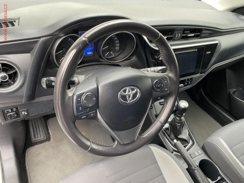 Toyota Auris - hlavní fotka