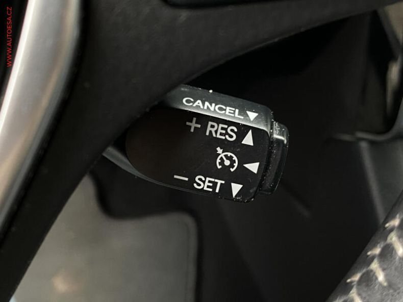 Toyota Auris - hlavní fotka