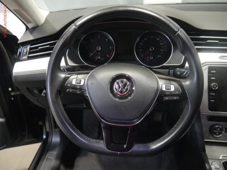 Volkswagen Passat - hlavní fotka