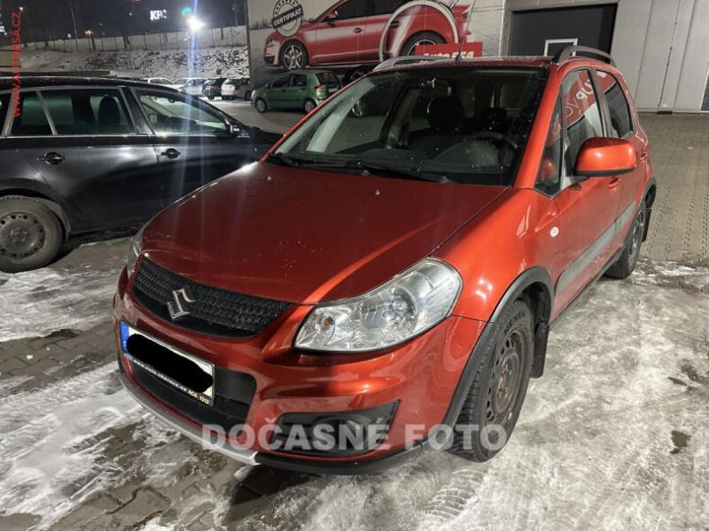 Suzuki SX4 - hlavní foto