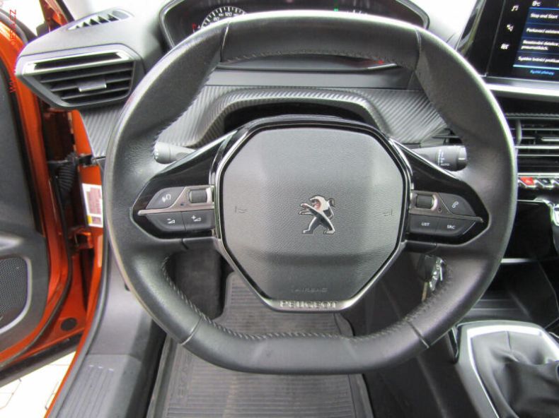 Peugeot 2008 - hlavní fotka