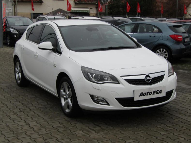 Opel Astra - hlavní foto