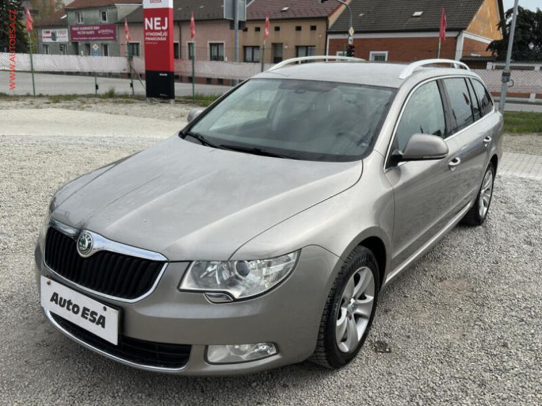 Škoda Superb - hlavní fotka