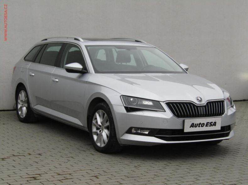 Škoda Superb - hlavní foto