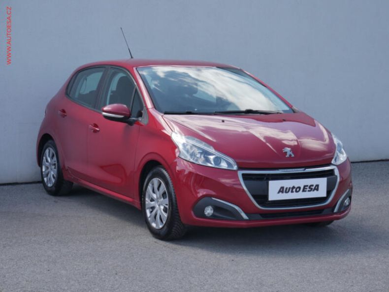 Peugeot 208 - hlavní fotka