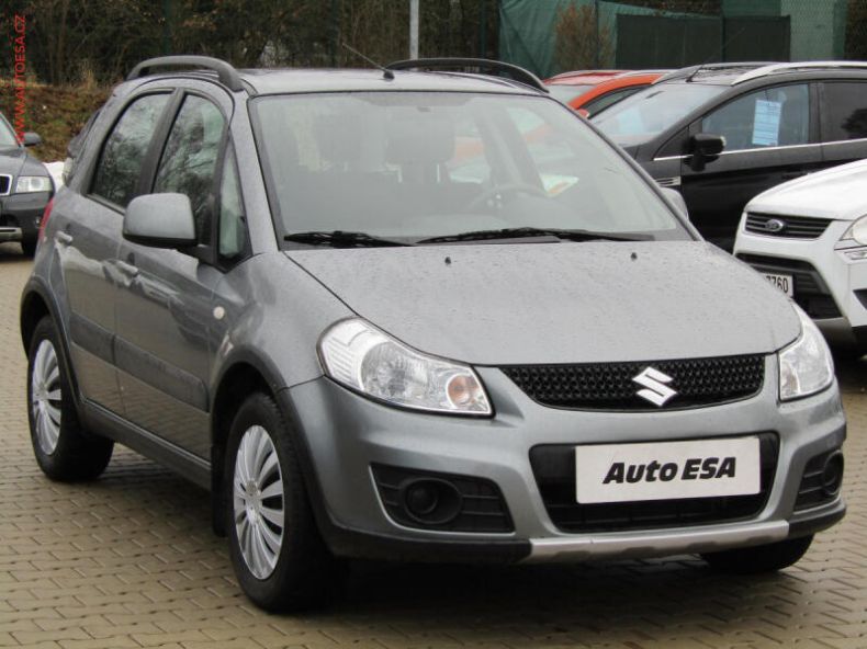 Suzuki SX4 - hlavní foto