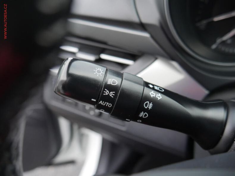 Toyota Avensis - hlavní fotka