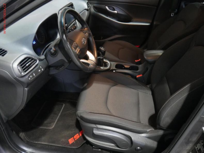 Hyundai i30 - hlavní fotka