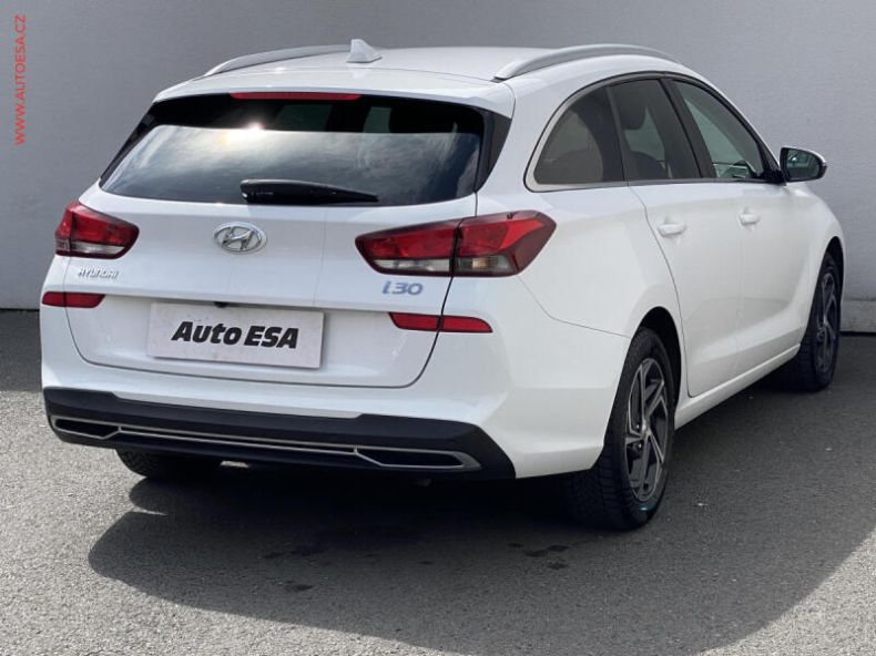 Hyundai i30 - hlavní fotka