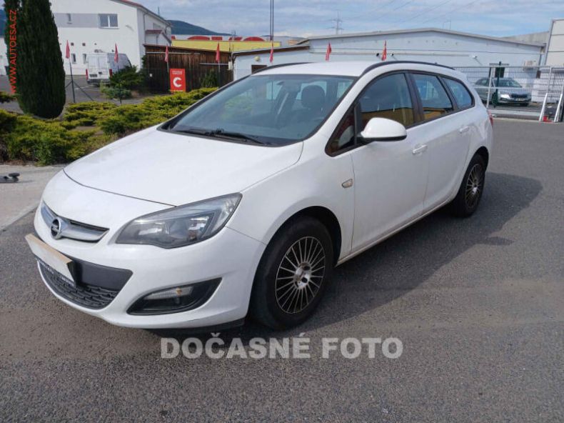Opel Astra - hlavní foto
