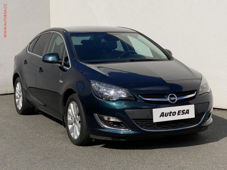 Opel Astra - hlavní foto