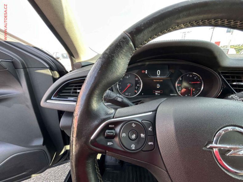Opel Insignia - hlavní fotka