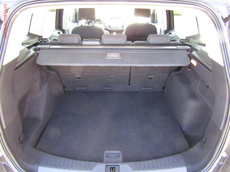 Ford Kuga - hlavní fotka