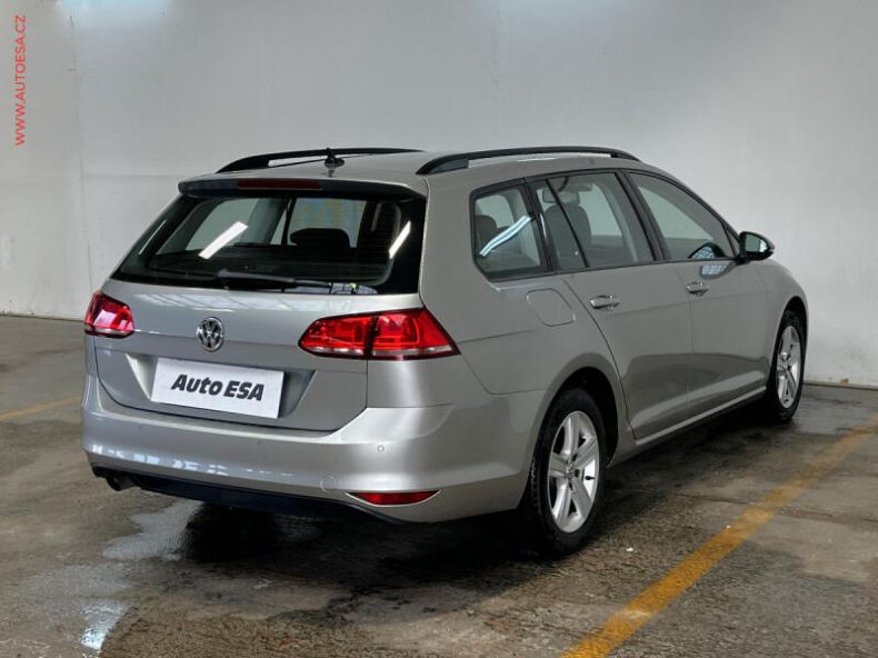 Volkswagen Golf - hlavní fotka