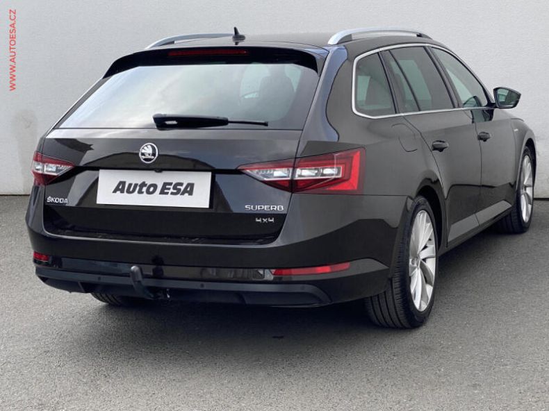 Škoda Superb - hlavní foto