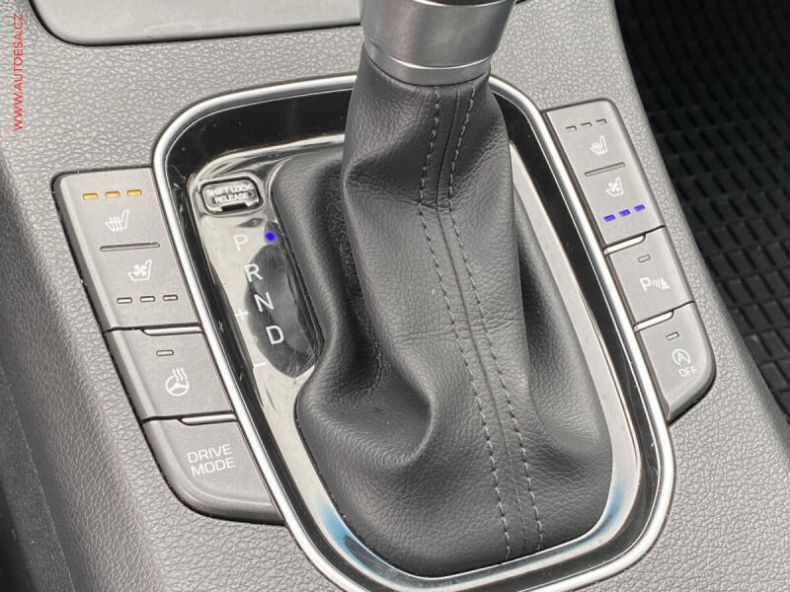 Hyundai i30 - hlavní fotka