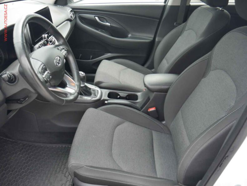 Hyundai i30 - hlavní fotka