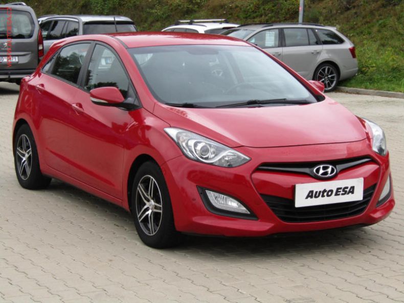 Hyundai i30 - hlavní foto