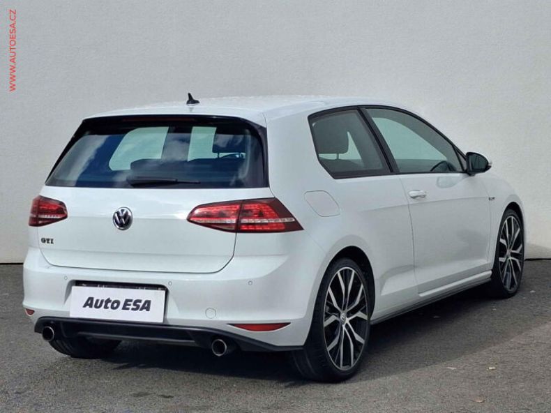 Volkswagen Golf - hlavní fotka