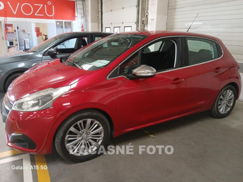 Peugeot 208 - hlavní foto