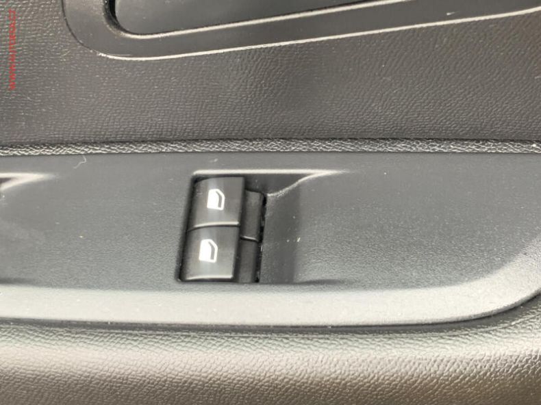 Peugeot 208 - hlavní fotka