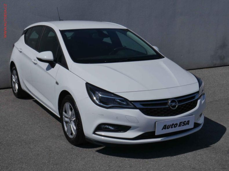 Opel Astra - hlavní foto