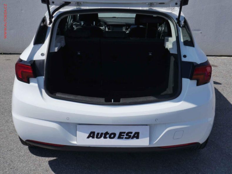Opel Astra - hlavní fotka