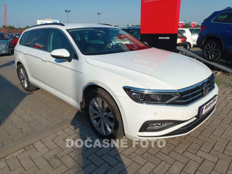 Volkswagen Passat - hlavní foto