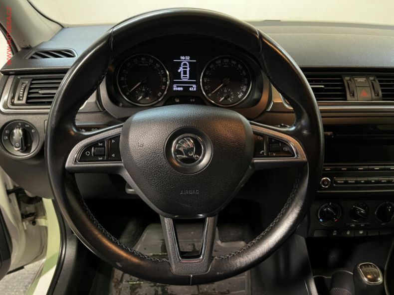 Škoda Rapid - hlavní fotka