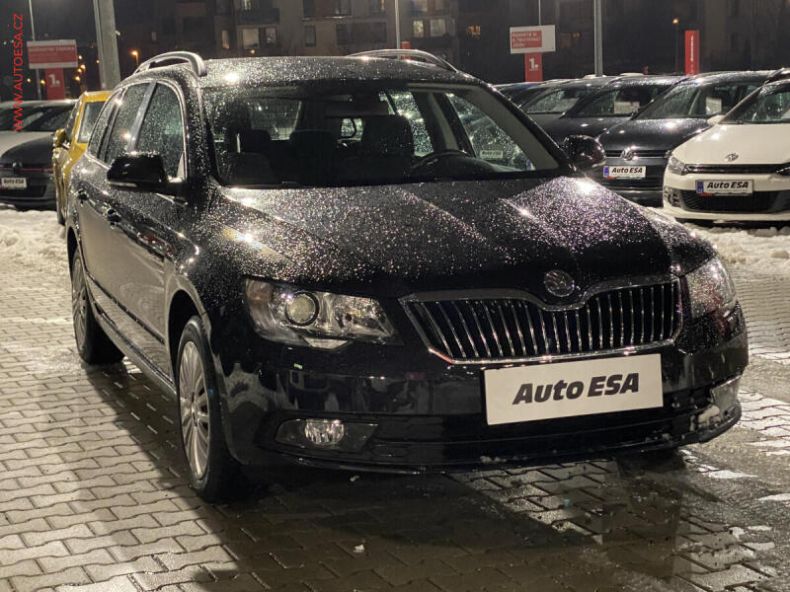 Škoda Superb - hlavní foto