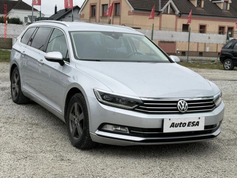 Volkswagen Passat - hlavní foto