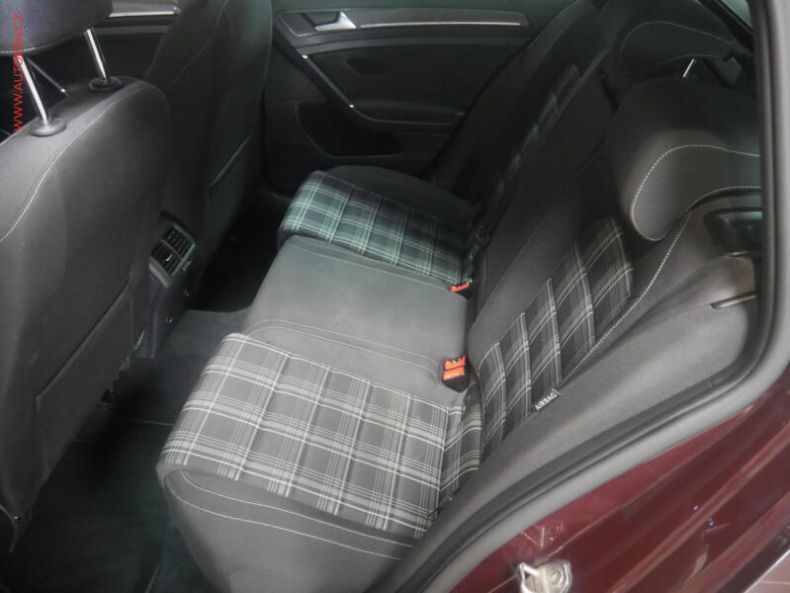 Volkswagen Golf - hlavní fotka