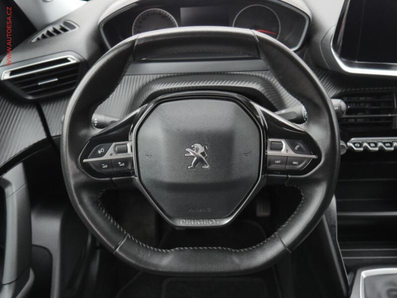 Peugeot 2008 - hlavní fotka
