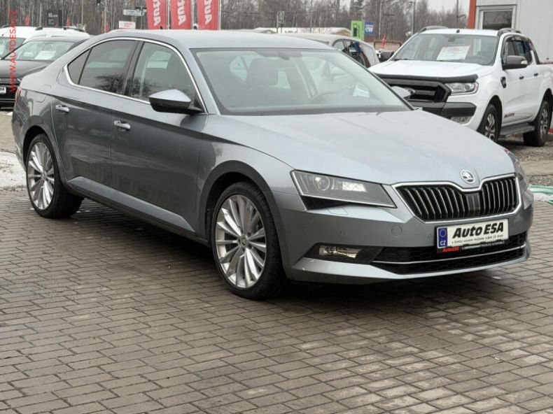 Škoda Superb - hlavní foto