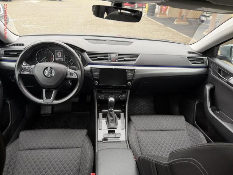 Škoda Superb - hlavní fotka