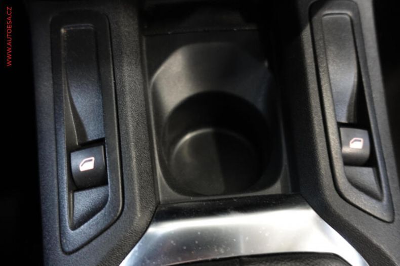 Peugeot 301 - hlavní fotka