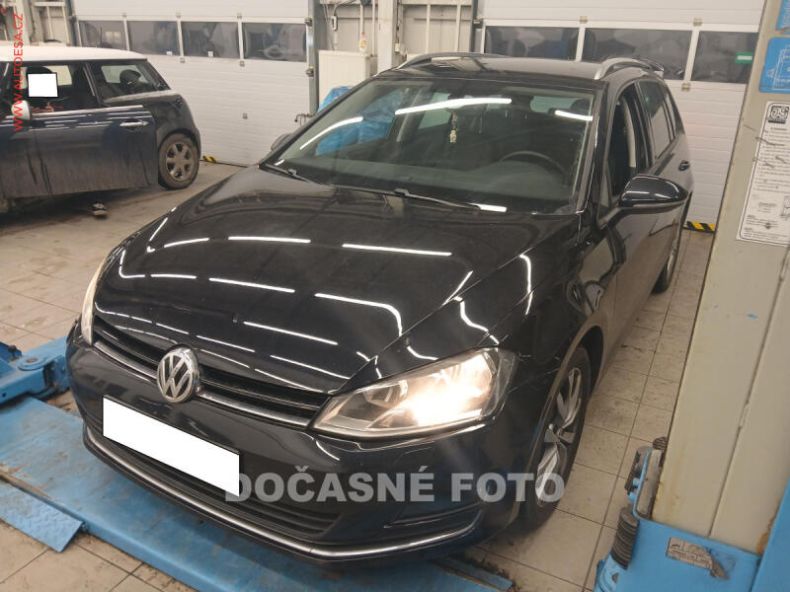 Volkswagen Golf - hlavní foto