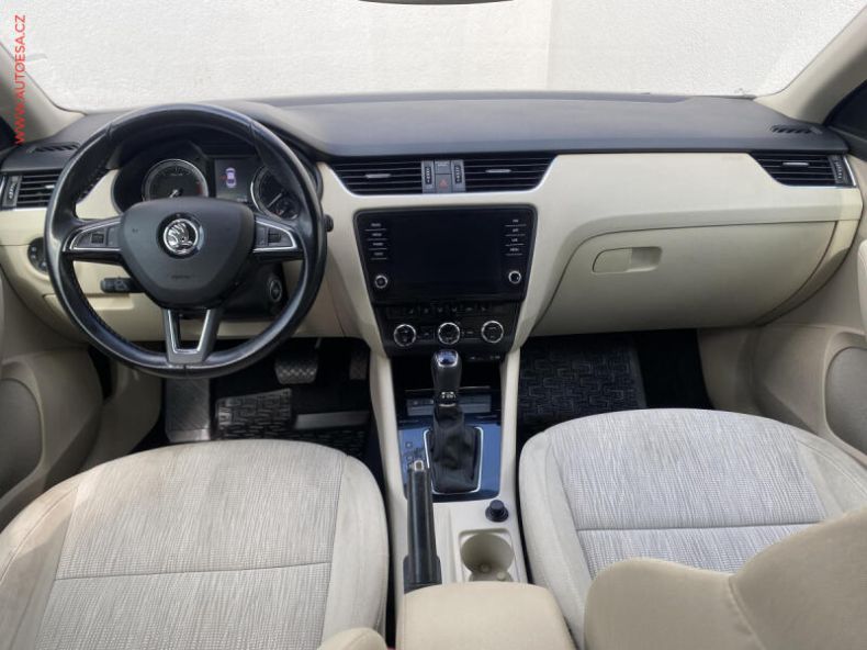 Škoda Octavia - hlavní fotka