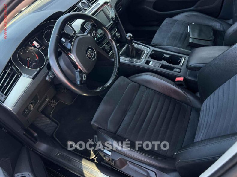 Volkswagen Passat - hlavní fotka