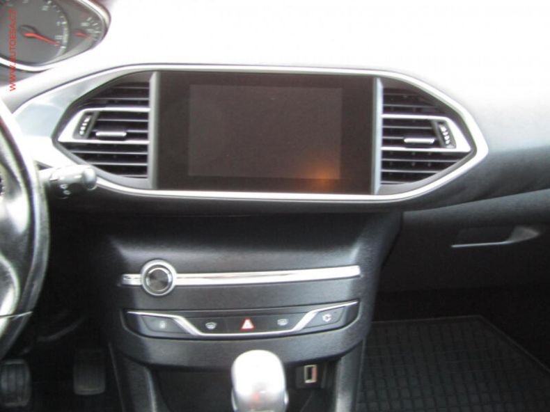 Peugeot 308 - hlavní fotka