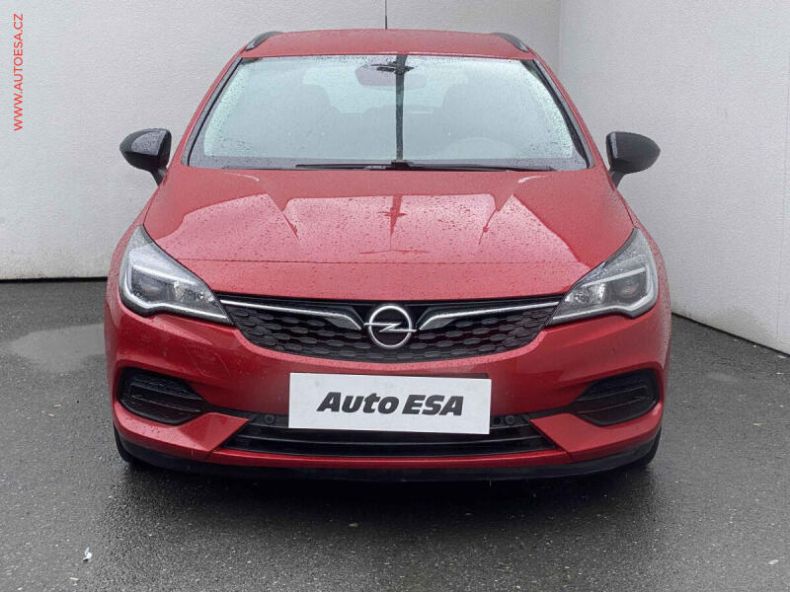 Opel Astra - hlavní fotka